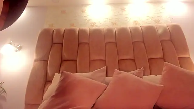 aishathornee online show from February 27, 2026, 9:59 pm