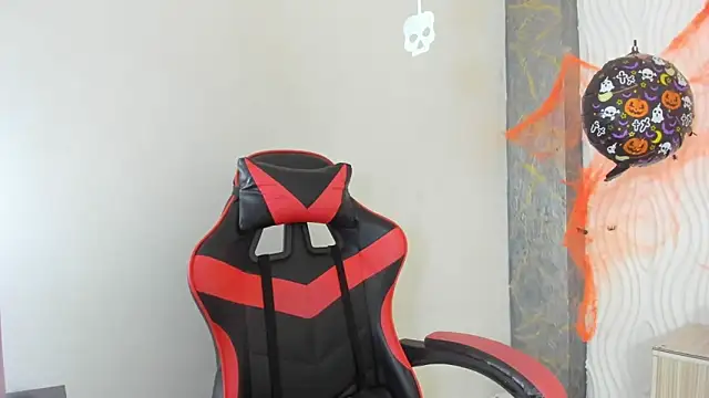 Raven Rouge  online show from October 30, 2025, 5:20 am