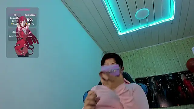 Raven Rouge  online show from November 9, 2025, 1:09 pm