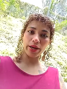 Snapshot of Vikyvoyeur chatting on October 2, 2025, 4:58 pm Vikyvoyeur online show from October 2, 2025, 4:58 pm