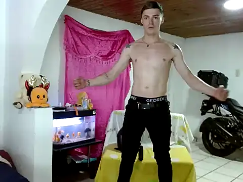 Snapshot of Ken_bigcock77 chatting on September 11, 2025, 3:17 am Ken bigcock77 online show from September 11, 2025, 3:17 am