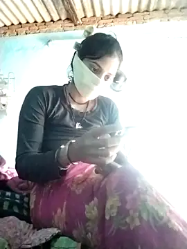 Hot-qwer online show from December 21, 2025, 8:32 am