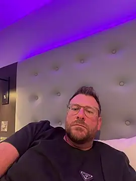 Snapshot of bilf1978 chatting on February 23, 2026, 2:03 pm bilf1978 online show from February 23, 2026, 2:03 pm