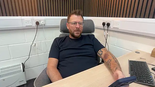 Snapshot of bilf1978 chatting on March 3, 2026, 6:52 am bilf1978 online show from March 3, 2026, 6:52 am