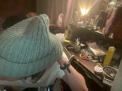 XanderOzzz online show from October 3, 2025, 8:22 am