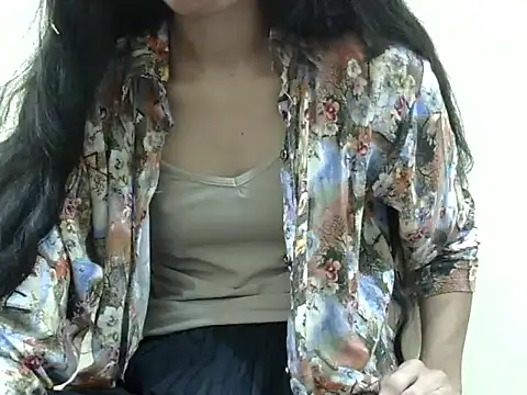 Snapshot of smallcuute chatting on November 19, 2025, 12:32 am smallcuute online show from November 19, 2025, 12:32 am