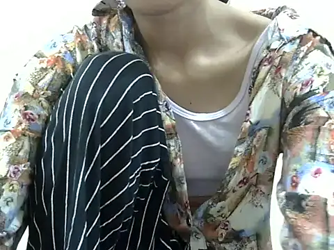 Snapshot of smallcuute chatting on November 24, 2025, 8:30 pm smallcuute online show from November 24, 2025, 8:30 pm