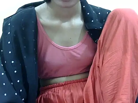 Snapshot of smallcuute chatting on November 28, 2025, 10:29 am smallcuute online show from November 28, 2025, 10:29 am