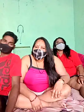 LoveOnStream online show from October 31, 2025, 10:49 am