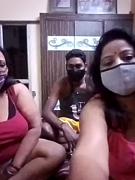 LoveOnStream online show from February 13, 2026, 1:07 pm