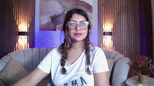 CurlyDani online show from April 17, 2026, 2:09 pm