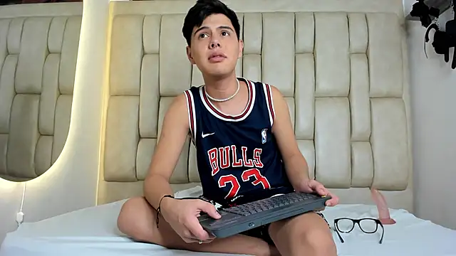 Felipe Cold online show from October 8, 2025, 2:20 am