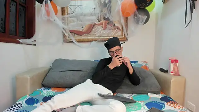 Felipe Cold online show from October 28, 2025, 2:37 am