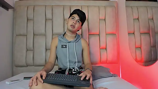 Snapshot of Felipe_Cold chatting on February 8, 2026, 2:15 am Felipe Cold online show from February 8, 2026, 2:15 am