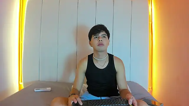 Snapshot of Felipe_Cold chatting on February 10, 2026, 2:48 am Felipe Cold online show from February 10, 2026, 2:48 am