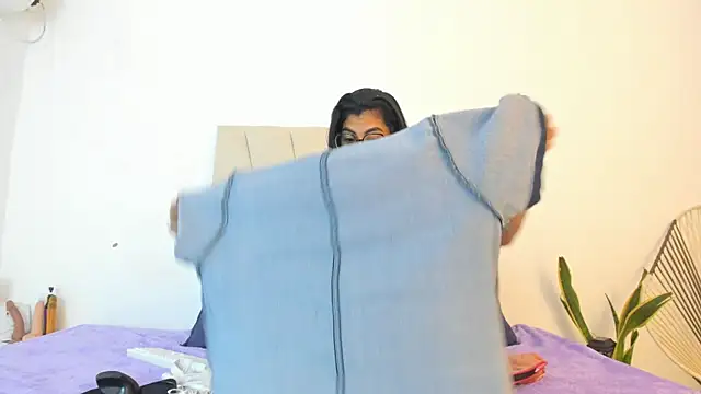  Miaa khalifa  online show from September 12, 2025, 11:43 am