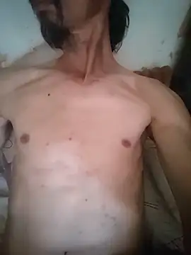 maxpowers84 online show from December 4, 2025, 1:53 pm