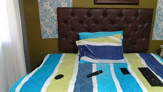 ExoticCandyx online show from October 17, 2025, 8:39 am