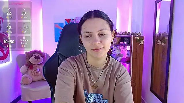 AlanaGarcia19 online show from January 15, 2026, 12:10 pm