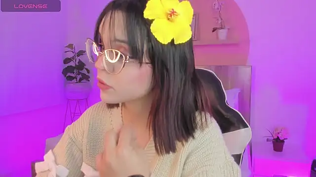 Clara Luu online show from July 7, 2026, 2:47 am