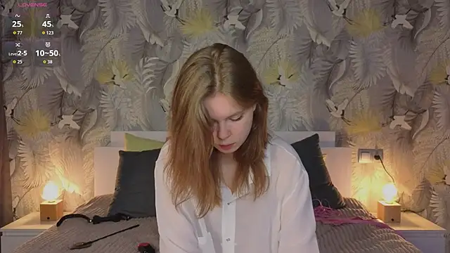 JulietteRain online show from October 13, 2025, 4:07 pm