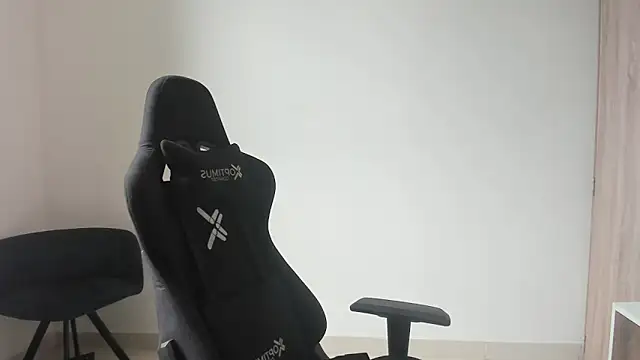 Snapshot of massimo_dannger chatting on September 17, 2025, 5:25 pm massimo dannger online show from September 17, 2025, 5:25 pm