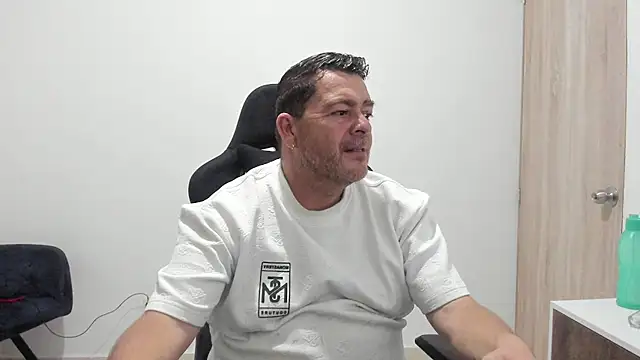 Snapshot of massimo_dannger chatting on September 28, 2025, 10:31 am massimo dannger online show from September 28, 2025, 10:31 am