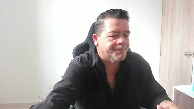 Snapshot of massimo_dannger chatting on October 21, 2025, 7:36 pm massimo dannger online show from October 21, 2025, 7:36 pm