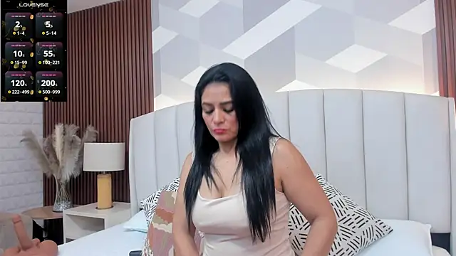 Snapshot of Mommy_Naughty chatting on February 9, 2026, 11:58 am Mommy Naughty online show from February 9, 2026, 11:58 am