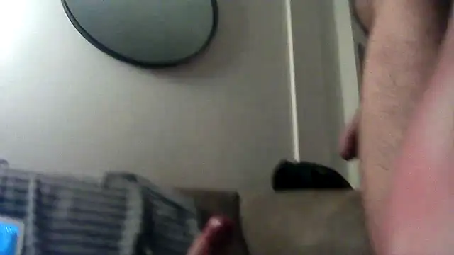 Snapshot of Bearlyfuckinglogan chatting on July 9, 2026, 2:37 am Bearlyfuckinglogan online show from July 9, 2026, 2:37 am