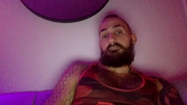 Snapshot of Bearlyfuckinglogan chatting on July 12, 2026, 3:08 am Bearlyfuckinglogan online show from July 12, 2026, 3:08 am