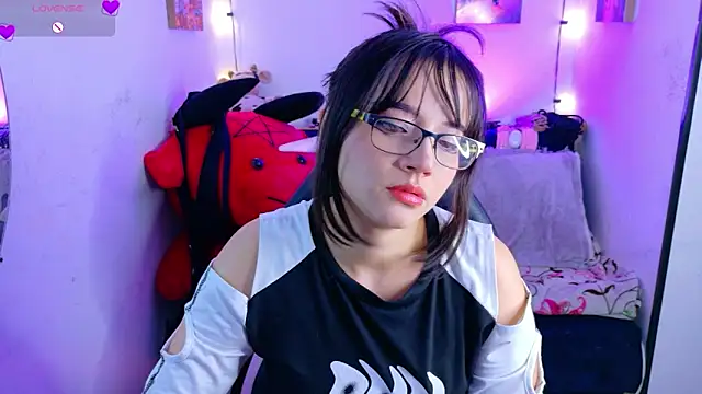 MiaVelvetDoll online show from September 23, 2025, 1:36 pm