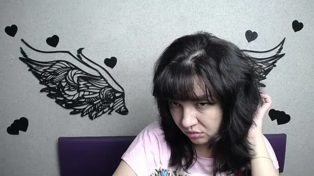 SelenaFly online show from September 18, 2025, 5:09 am