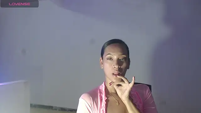 DonnaDidiamantti online show from October 28, 2025, 10:23 pm