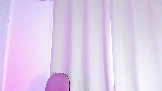 Victoria Guzman online show from September 30, 2025, 4:23 pm