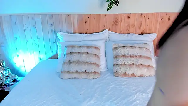 CloehSmiith online show from April 14, 2026, 12:00 pm