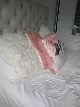 Ternura Prohibida online show from April 16, 2026, 10:45 pm