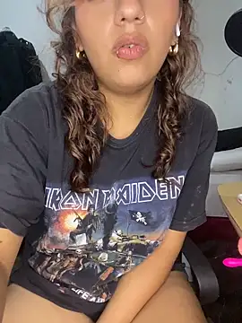 Snapshot of SoftLady_S33 chatting on February 28, 2026, 1:28 am SoftLady S33 online show from February 28, 2026, 1:28 am