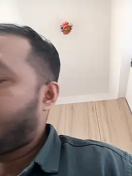 Snapshot of VJ17 chatting on November 5, 2025, 5:18 am VJ17 online show from November 5, 2025, 5:18 am