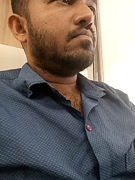 Snapshot of VJ17 chatting on November 8, 2025, 6:02 am VJ17 online show from November 8, 2025, 6:02 am