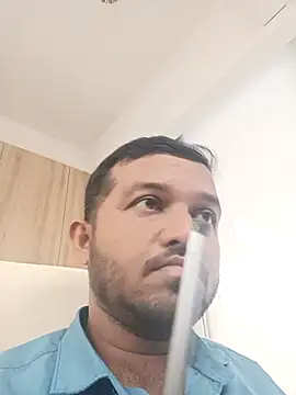 Snapshot of VJ17 chatting on November 20, 2025, 8:25 am VJ17 online show from November 20, 2025, 8:25 am