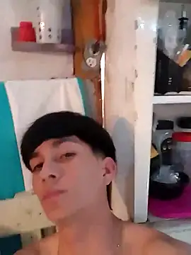 LUISSLEONN0958 online show from September 11, 2025, 10:10 pm