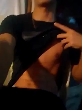 LUISSLEONN0958 online show from September 30, 2025, 7:57 am