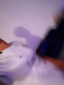 LUISSLEONN0958 online show from November 9, 2025, 5:06 am