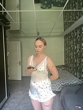 LiluMoon   online show from July 17, 2026, 10:44 am