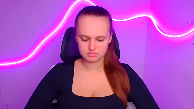 Aurora White online show from October 6, 2025, 11:29 am