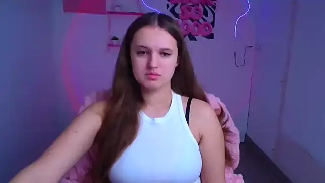 Aurora White online show from November 4, 2025, 6:23 am