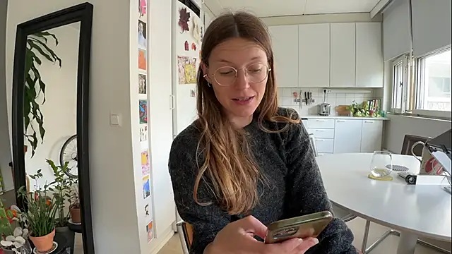 Snapshot of Scorpion_Peach chatting on September 17, 2025, 10:17 am Scorpion Peach online show from September 17, 2025, 10:17 am