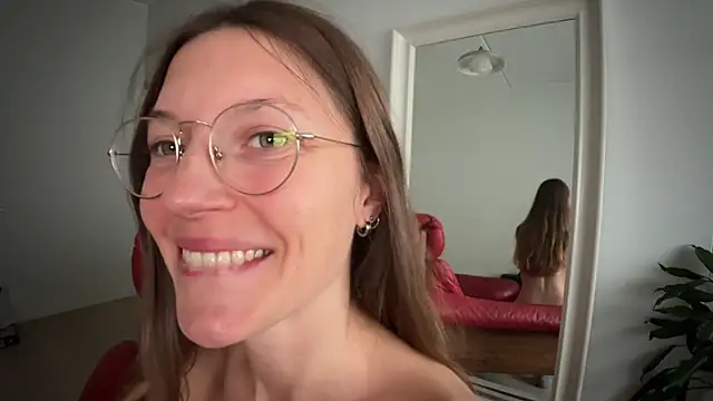 Snapshot of Scorpion_Peach chatting on November 1, 2025, 1:02 pm Scorpion Peach online show from November 1, 2025, 1:02 pm