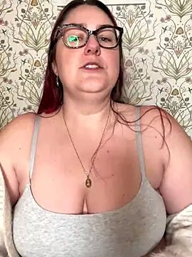 Lacey-BBW online show from September 30, 2025, 8:25 pm
